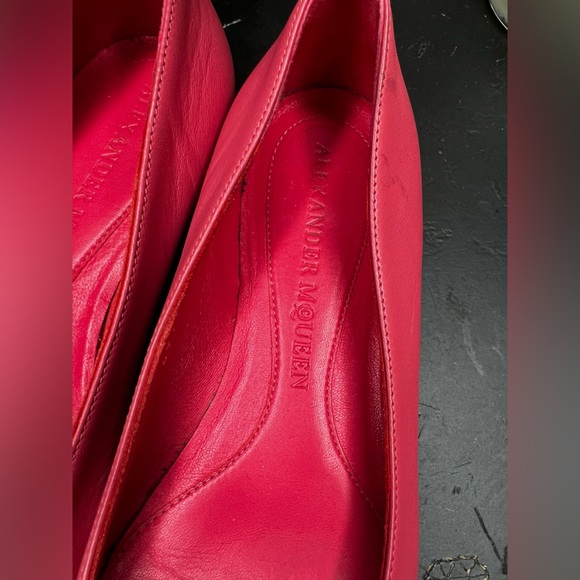 Alexander McQueen Pink Ballet Flats with Swarovski Skull Detail - Size 37.5 - Picture 3 of 4